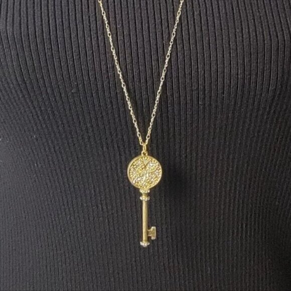 Gold Tone Necklace With Key Pendant - Picture 2 of 5